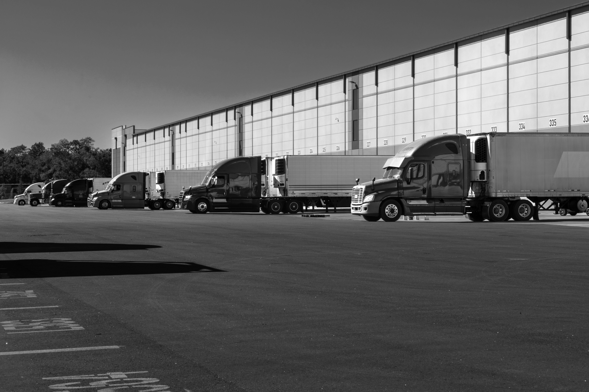 Deciding Between a 3PL or Your Own Distribution Center